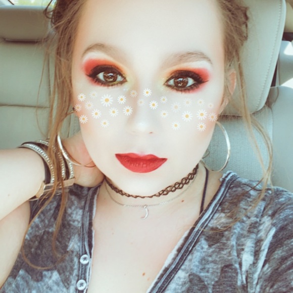 Meet your Posher, Taylor - Picture 8 of 11